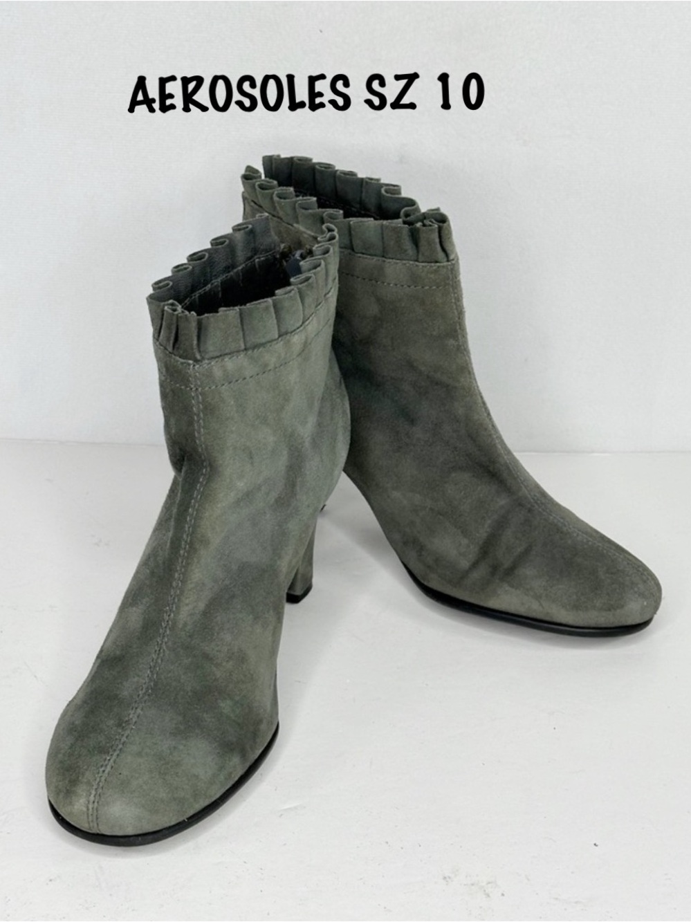 AEROSOLES Olive Gray Suede Ruffled Ankle Boots SZ 10